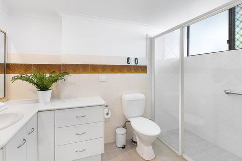 Amazing Beach View And Perfect Location Kirra - Getaway Accommodation 4