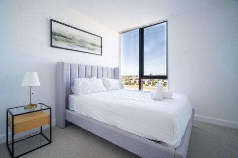 Amazing CBD 3BR Apt Bayview Free Parking - Getaway Accommodation 2
