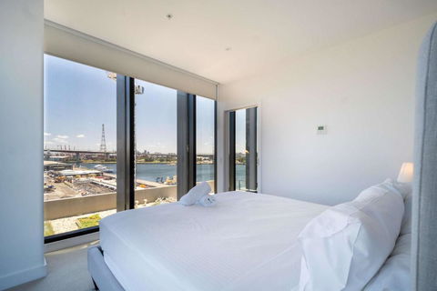 Amazing CBD 3BR Apt Bayview Free Parking - Getaway Accommodation 3