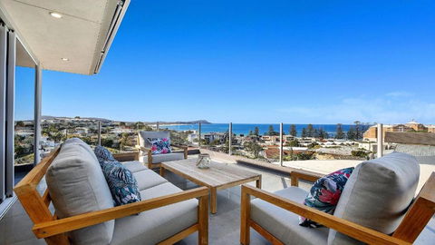 Amazing Views And Short Walk To Beach - Getaway Accommodation 0