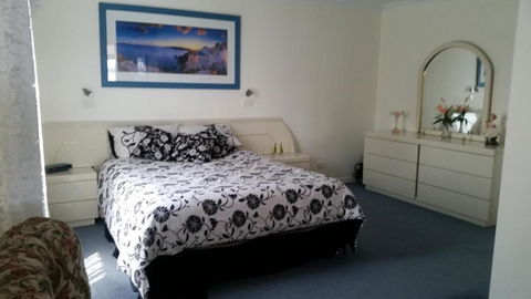 Ambience Apartments Penthouse - Getaway Accommodation 1