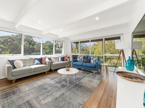 Amelia - Moments To The Bay - Getaway Accommodation 4