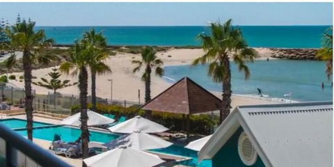 AN OCEAN,BEACHFRONT AND POOL VIEW Apartment 210 - Getaway Accommodation 0