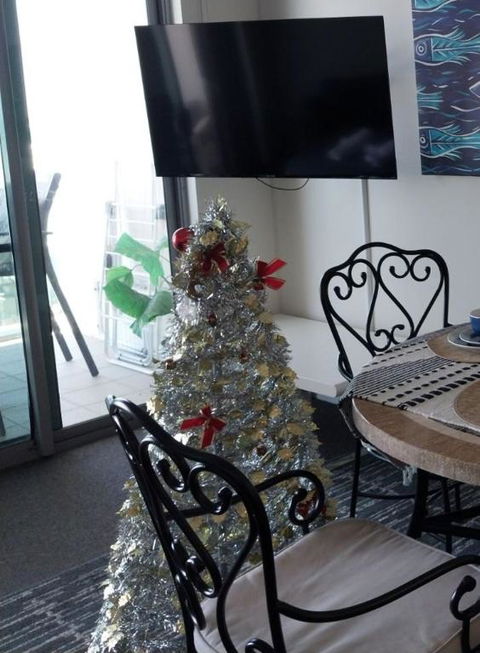 AN OCEAN,BEACHFRONT AND POOL VIEW Apartment 210 - Getaway Accommodation 2