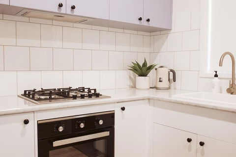 An Unexpected Delight In The Heart Of Town - Getaway Accommodation 2