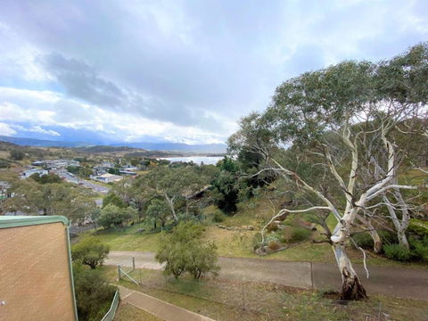 Alpine Mountain View 18 - 4BR L Mountain Views L Swimming Pool L Air-Con L WiFi - Getaway Accommodation 2