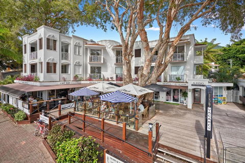 Alassio Apartments With Direct Pool Access Palm Cove - Getaway Accommodation 3