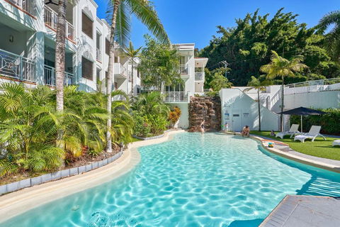 Alassio Apartments With Direct Pool Access Palm Cove - Getaway Accommodation 1