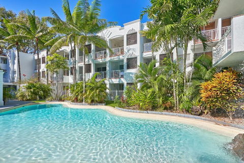 Alassio Apartments With Direct Pool Access Palm Cove - Getaway Accommodation 2
