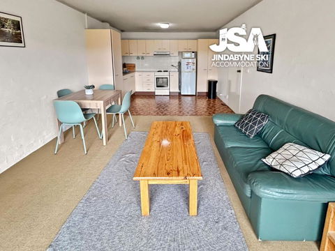 Alpine Mountain View Kirwan 10 - Getaway Accommodation 2