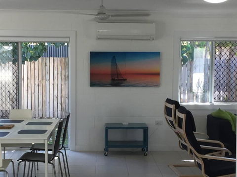 Airy Home - 3 Bedrooms & Office - Getaway Accommodation 4