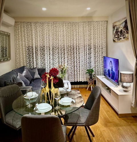 Apartment 405 8 Daly St South Yarra 3141 LUCIA - Getaway Accommodation 0