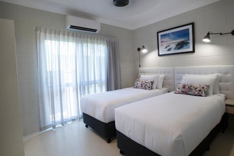 Apartments At Mission Beach - Getaway Accommodation 4