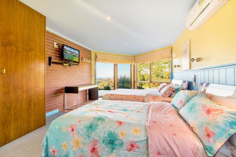 Apollo Panorama Guesthouse - Getaway Accommodation 3