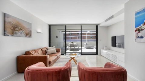 Apollo Short Walk To Beach Accom Holidays - Getaway Accommodation 1