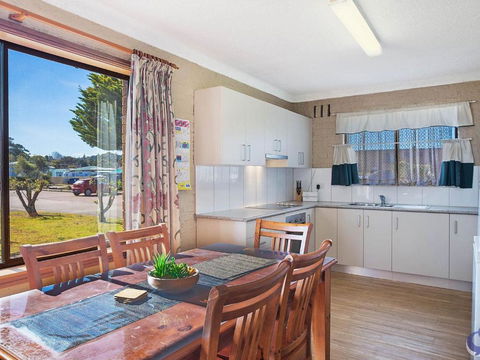 Apollo Unit 12 Ground Floor - Getaway Accommodation 0