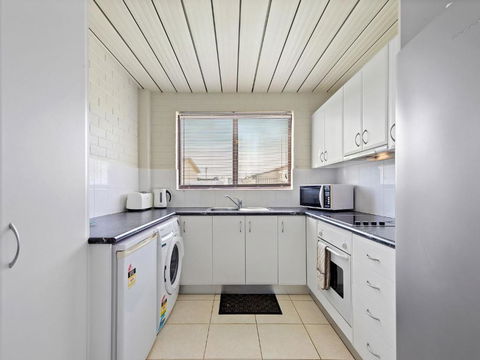 Apollo Unit 28 Ground Floor - Getaway Accommodation 4
