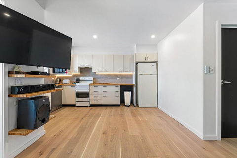 Apollo Unit 4 - Ground Floor - Block A - Getaway Accommodation 3