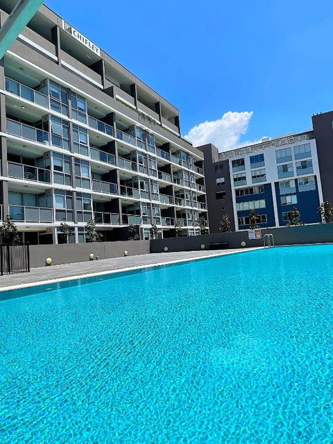 AQUA 306 POOLSIDE Luxury Apartment , Honeysuckle, NEWCASTLE FREE Parking - Getaway Accommodation 0
