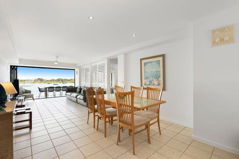 Aqua Linea 3 Noosa Parade 82 - Getaway Accommodation 4