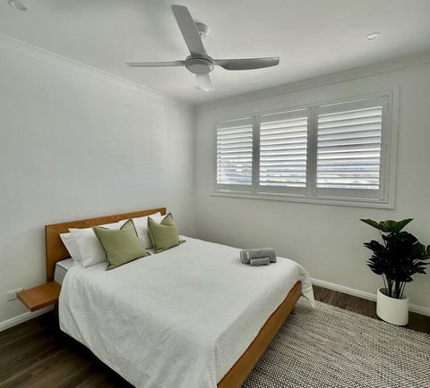 Aquila Beach Retreat - Getaway Accommodation 3