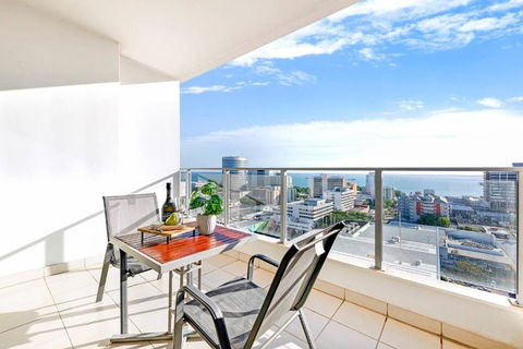 Arafura Suites - Dual-Studio Resort-style Getaway - Getaway Accommodation 2