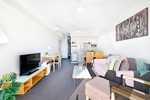Arafura Suites - Dual-Studio Resort-style Getaway - Getaway Accommodation 3