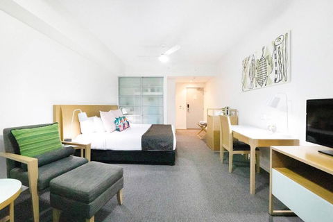 Arafura Suites - Dual-Studio Resort-style Getaway - Getaway Accommodation 4