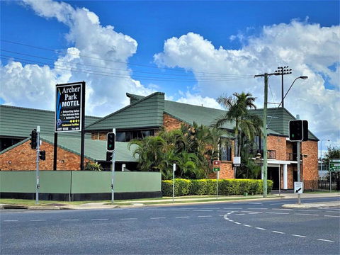 Archer Park Motel - Getaway Accommodation 0