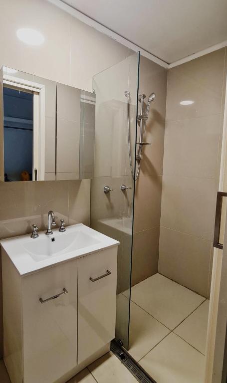 Architectural Comfy 2B&2B Home With A Garden View Close To A Lake And Yarralumla Shopping Centre - Getaway Accommodation 2