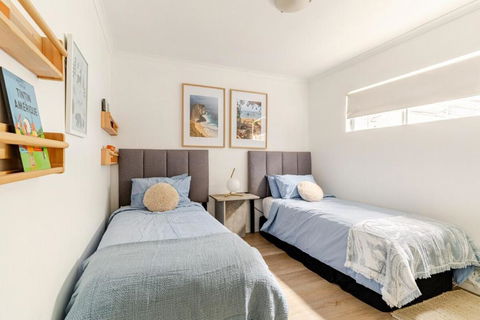Artist Retreat With HUGE Entertaining Balcony - Getaway Accommodation 3