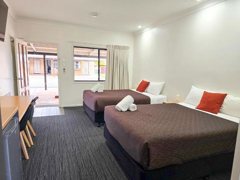 Ascot Lodge Motor Inn - Getaway Accommodation 4