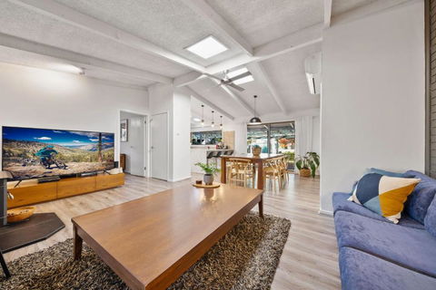 Ashwood Alpine House - Getaway Accommodation 2