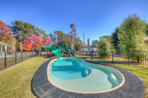 Ashwood Alpine House - Getaway Accommodation 0
