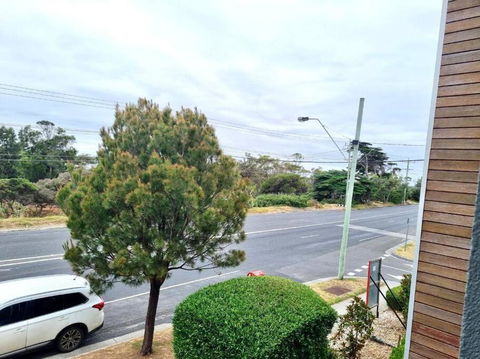 Aspendale Beach Escape -Walk To Mordialloc - Getaway Accommodation 3