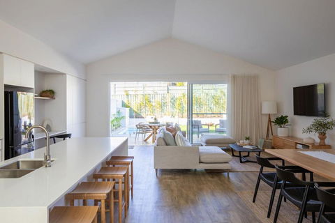 Aster - Getaway Accommodation 4
