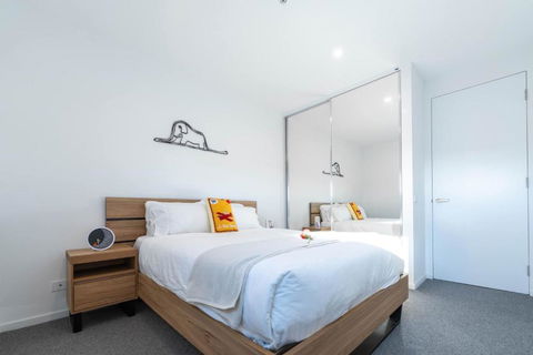 Asteroid B-612 Urban Bliss Retreat - Getaway Accommodation 2