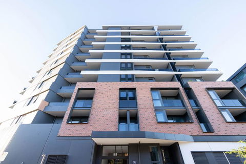 Asteroid B-612 Urban Bliss Retreat - Getaway Accommodation 1