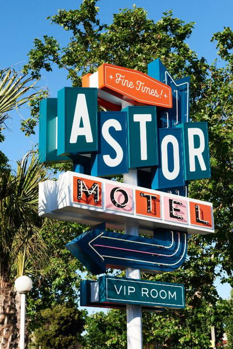Astor Hotel Motel - Getaway Accommodation 0