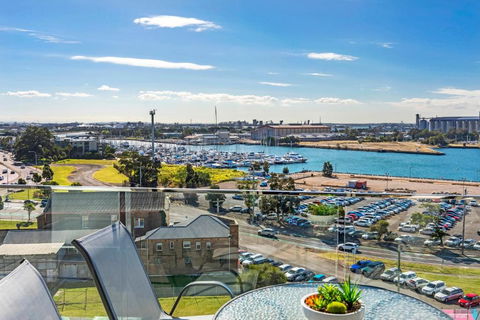 Astra Apartments Newcastle - Getaway Accommodation 0