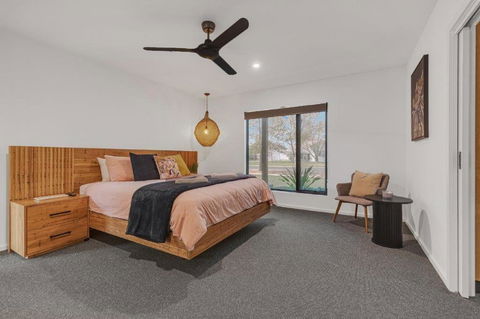 At Winbi- Echuca Holiday Homes - Getaway Accommodation 4