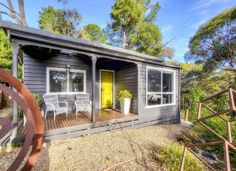 Aurora Cottage - Getaway Accommodation 1