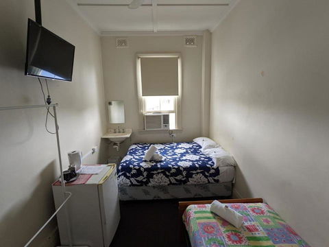 Australian Hotel - Getaway Accommodation 4