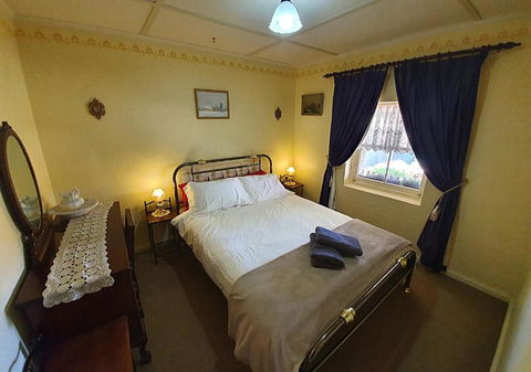 Ayers Burra - Historical 1851 Cottage - Getaway Accommodation 1