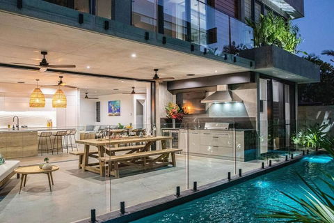 Azure Port Douglas - Luxurious & Modern - Getaway Accommodation 0
