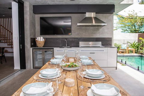 Azure Port Douglas - Luxurious & Modern - Getaway Accommodation 2