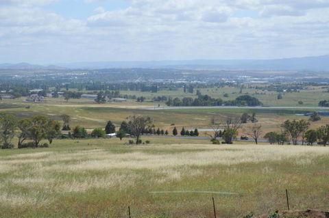 BATHURST GOLDFIELDS RESIDENCE On MOUNT PANORAMA - Getaway Accommodation 4
