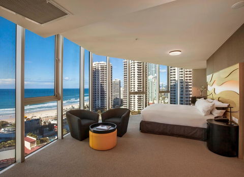 Hilton Surfers Paradise Hotel & Residences - Getaway Accommodation 9