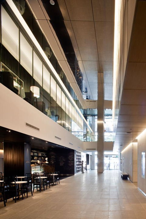 Hilton Surfers Paradise Hotel & Residences - Getaway Accommodation 24