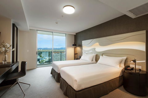 Hilton Surfers Paradise Hotel & Residences - Getaway Accommodation 12